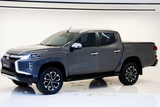 MITSUBISHI L200 TRITON 2.4 16V TURBO DIESEL SPORT HPE-S CD 4P 4X4 AUTOMÁTICO MITSUBISHI L200 TRITON 2.4 16V TURBO DIESEL SPORT HPE-S CD 4P 4X4 AUTOMÁTICO
